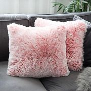 Подушка декоративная меховая (розовый)